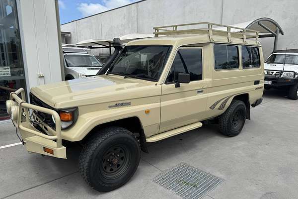 2001 Toyota Landcruiser RV HZJ105R
