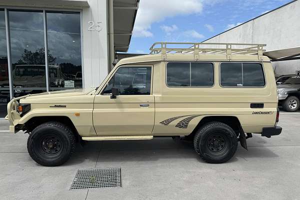 2001 Toyota Landcruiser RV HZJ105R