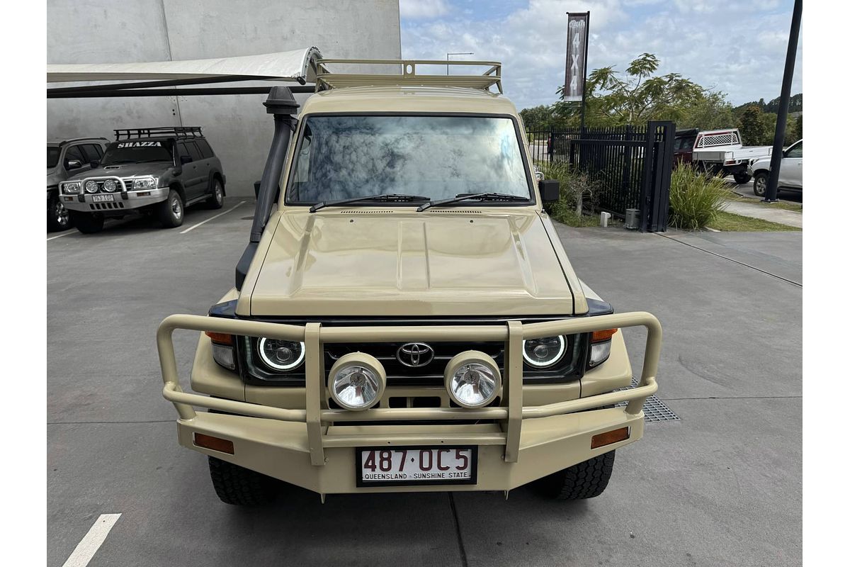 2001 Toyota Landcruiser RV HZJ105R
