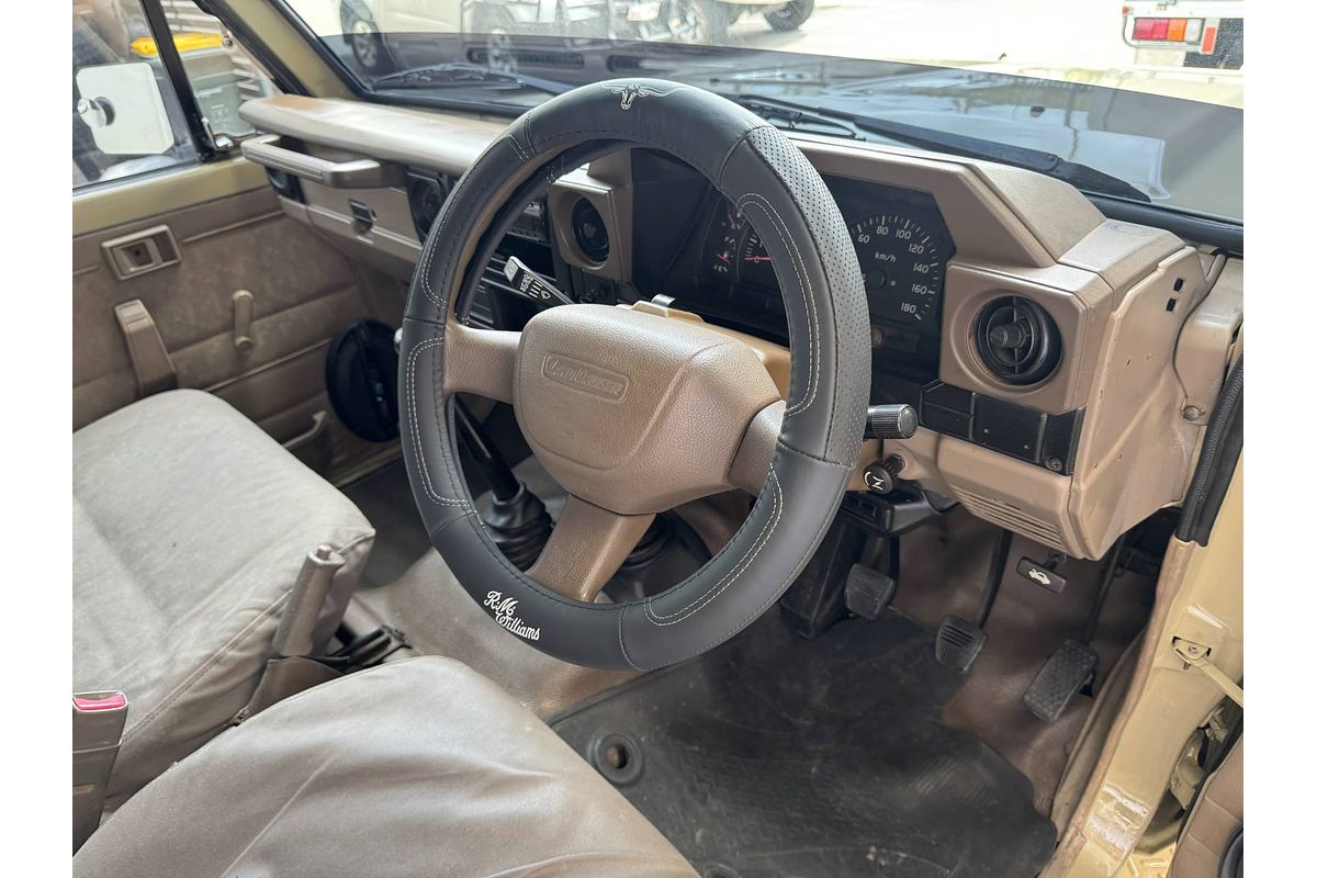 2001 Toyota Landcruiser RV HZJ105R