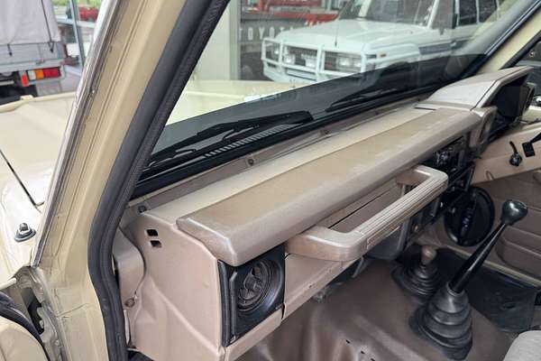 2001 Toyota Landcruiser RV HZJ105R