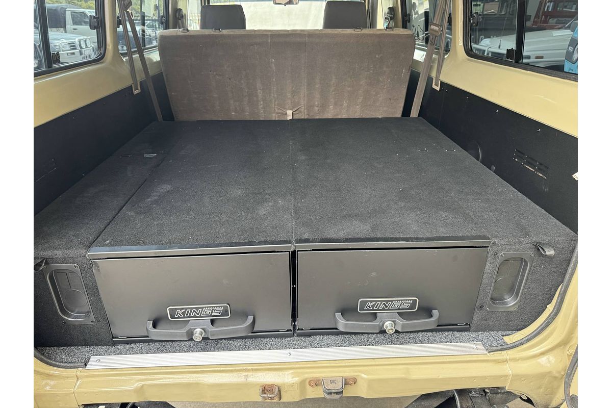 2001 Toyota Landcruiser RV HZJ105R