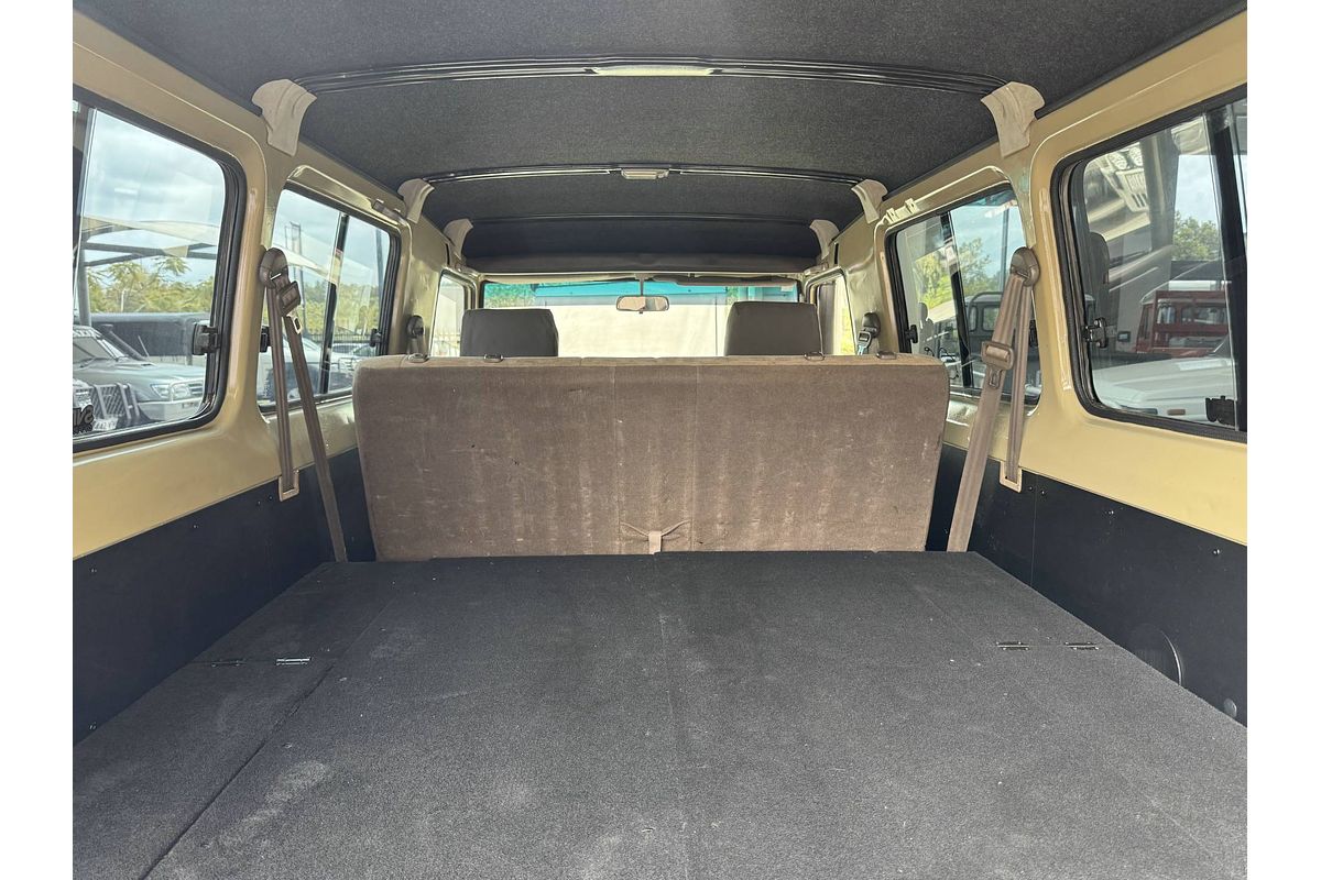 2001 Toyota Landcruiser RV HZJ105R