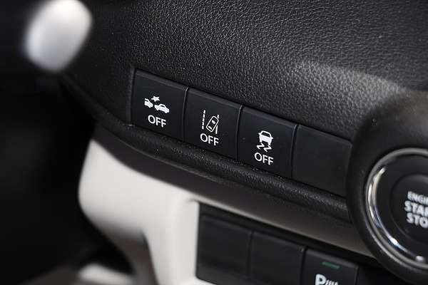 2025 Suzuki Swift Hybrid Plus UZ