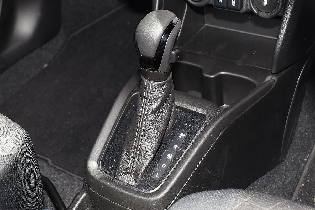 2025 Suzuki Swift Hybrid Plus UZ