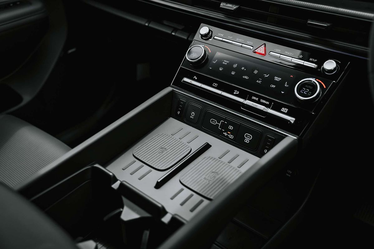 2025 Hyundai Santa Fe Hybrid Calligraphy MX5.V2