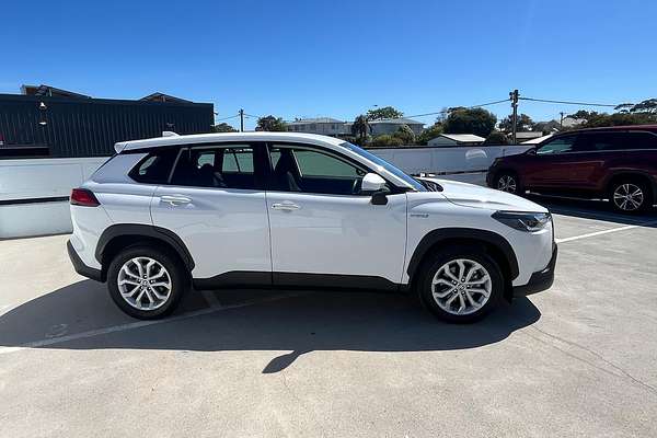 2024 Toyota Corolla Cross GX MXGH10R