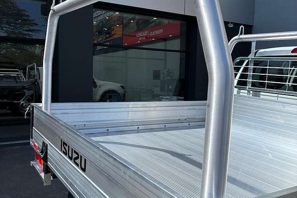 2025 Isuzu D-MAX SX High Ride Rear Wheel Drive