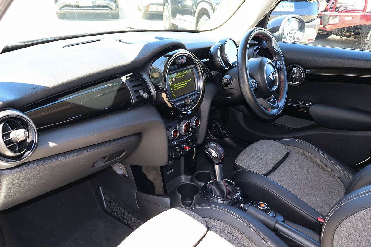 2017 MINI Hatch Cooper S F55