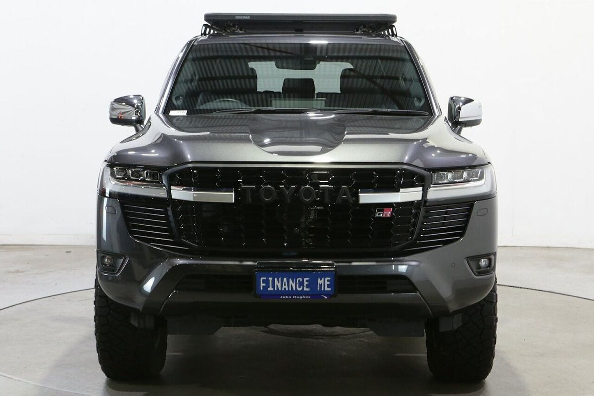 2023 Toyota Landcruiser Sahara FJA300R