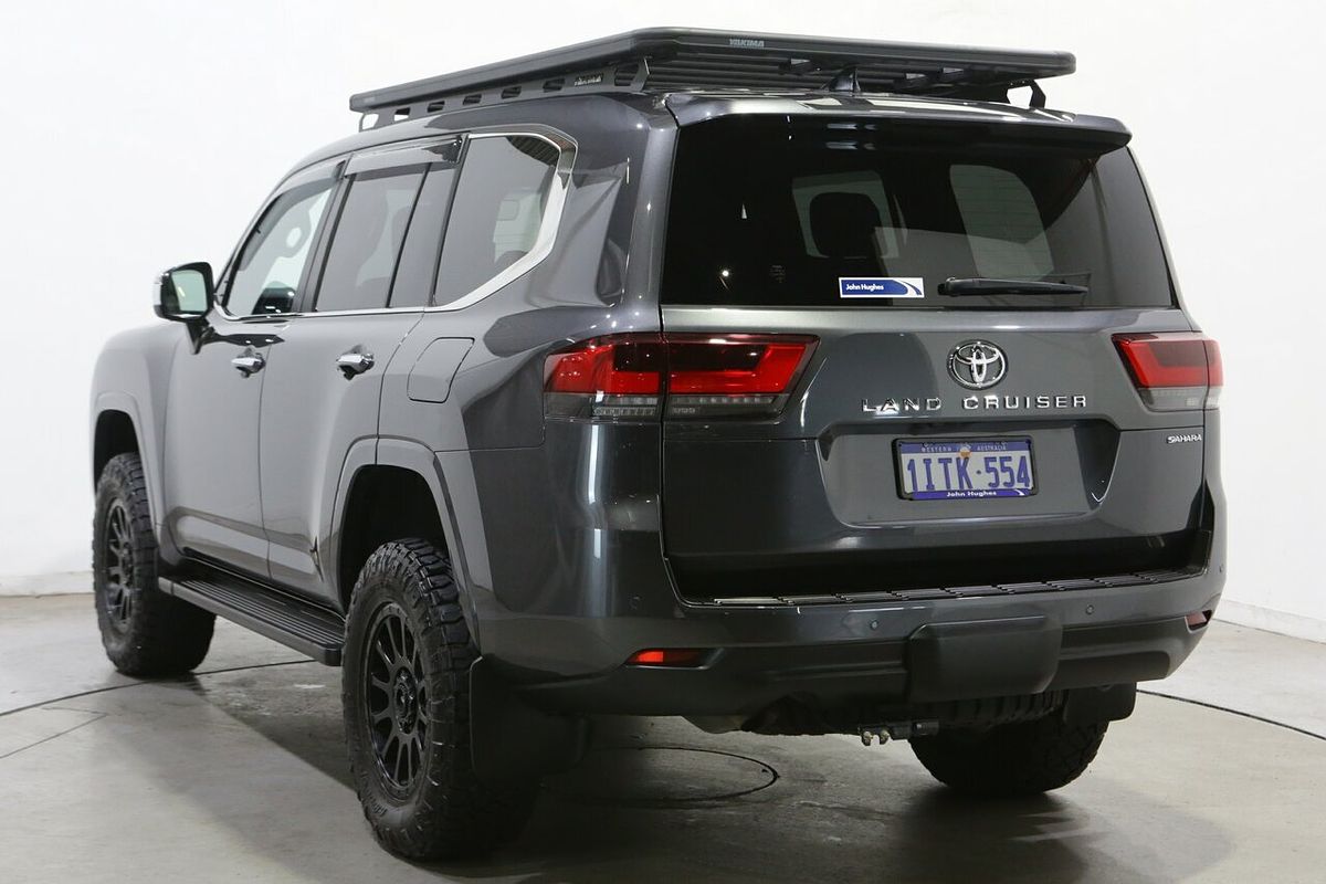 2023 Toyota Landcruiser Sahara FJA300R