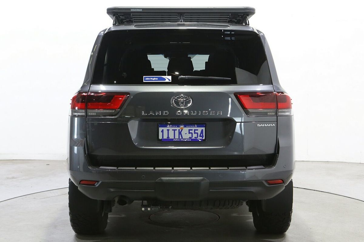 2023 Toyota Landcruiser Sahara FJA300R