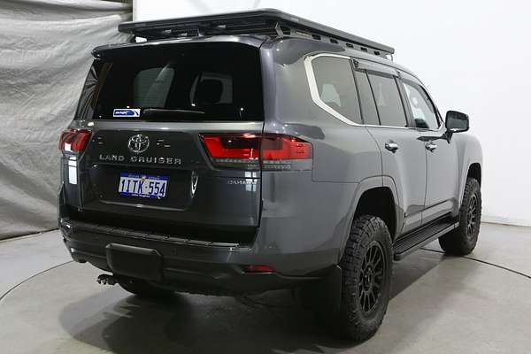 2023 Toyota Landcruiser Sahara FJA300R