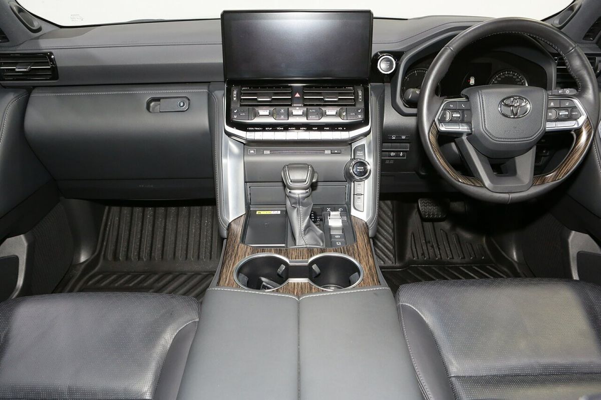 2023 Toyota Landcruiser Sahara FJA300R