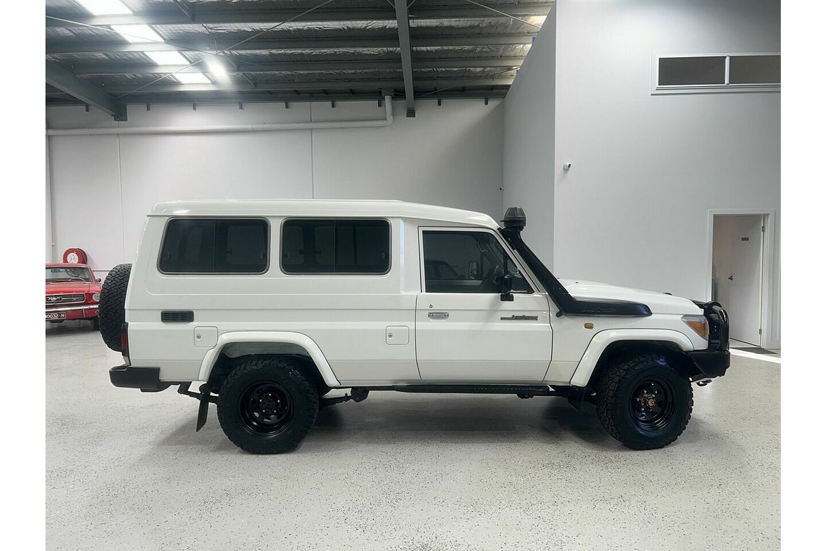 2013 Toyota Landcruiser Workmate Troopcarrier VDJ78R