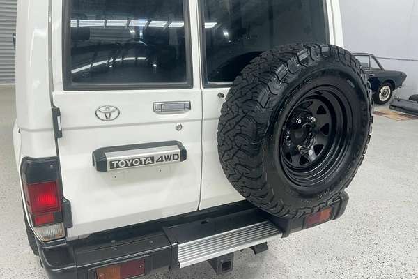 2013 Toyota Landcruiser Workmate Troopcarrier VDJ78R