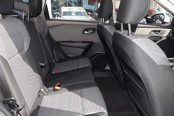 2025 Nissan X-TRAIL ST T33