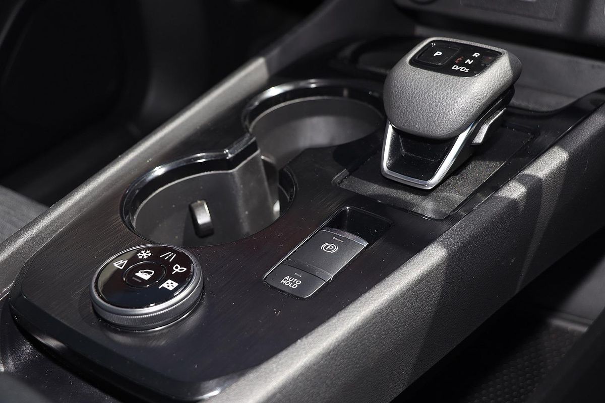 2025 Nissan X-TRAIL ST T33