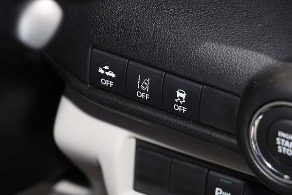 2025 Suzuki Swift Hybrid UZ