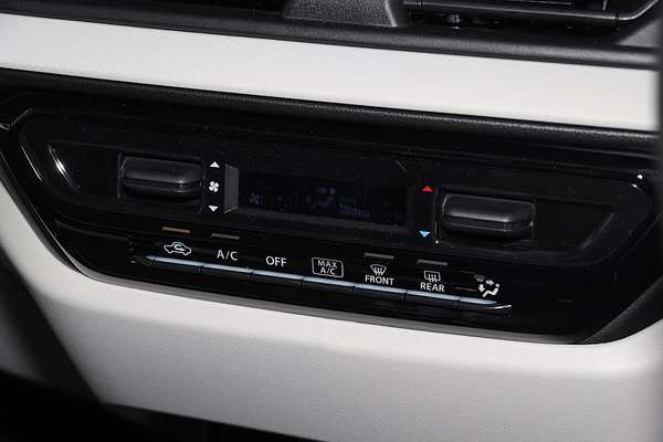 2025 Suzuki Swift Hybrid UZ