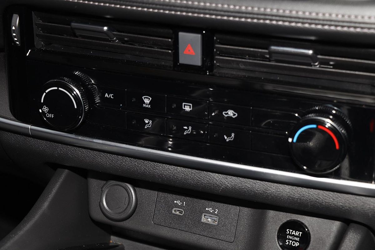 2025 Nissan X-TRAIL ST T33