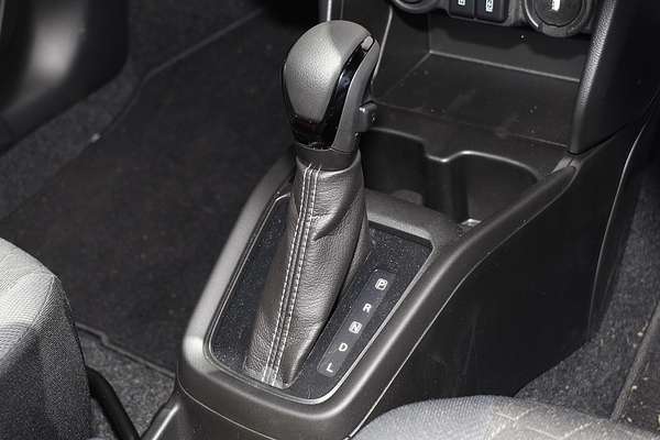 2025 Suzuki Swift Hybrid UZ