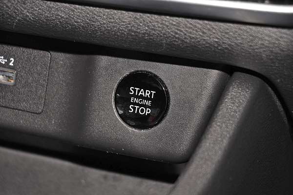 2025 Nissan X-TRAIL ST T33