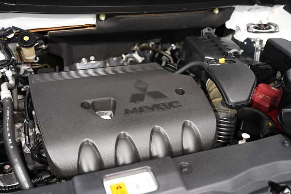 2019 Mitsubishi Outlander ES ADAS ZL