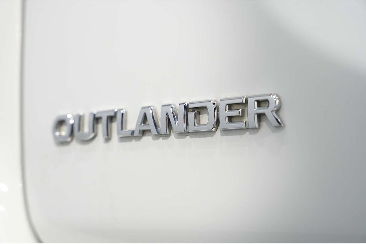 2019 Mitsubishi Outlander ES ADAS ZL