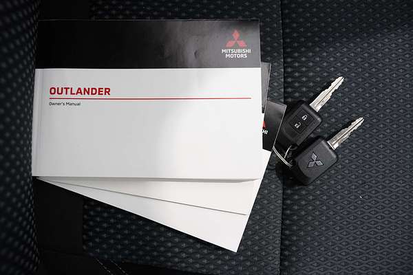 2019 Mitsubishi Outlander ES ADAS ZL