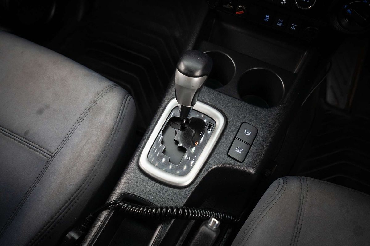 2015 Toyota Hilux SR5 GUN126R 4X4