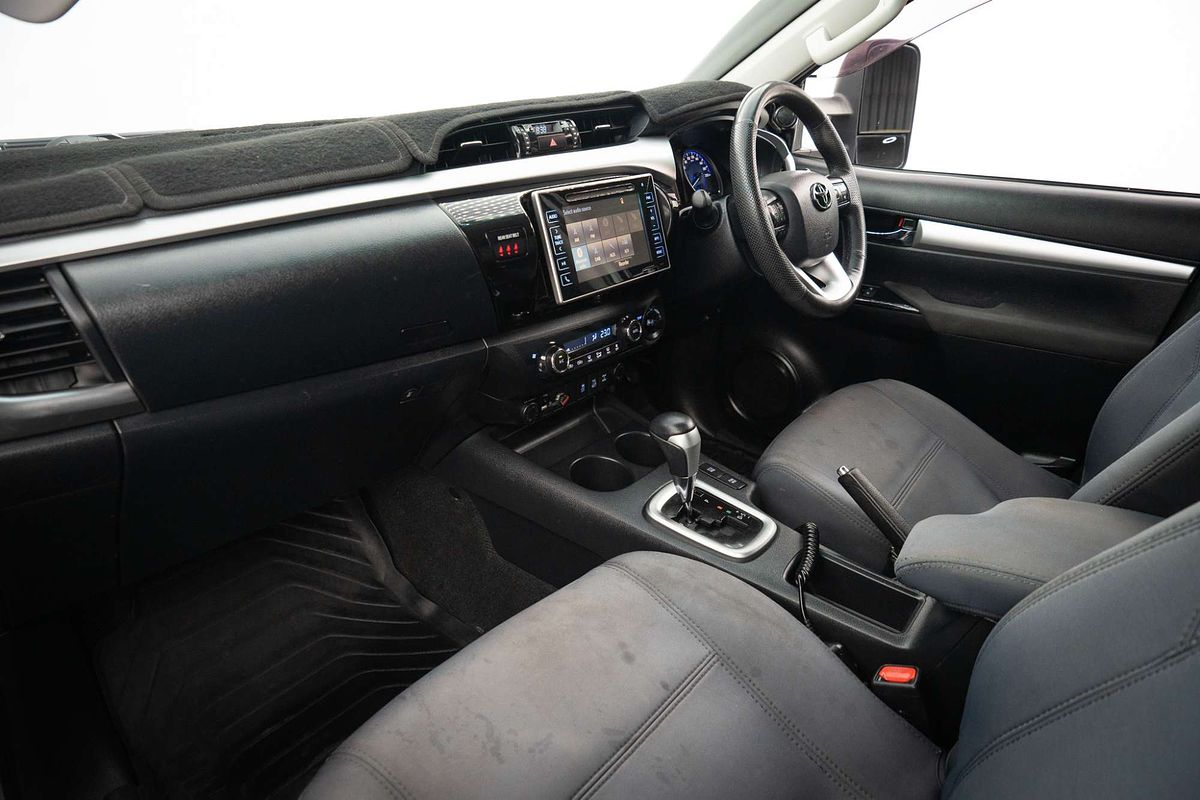 2015 Toyota Hilux SR5 GUN126R 4X4