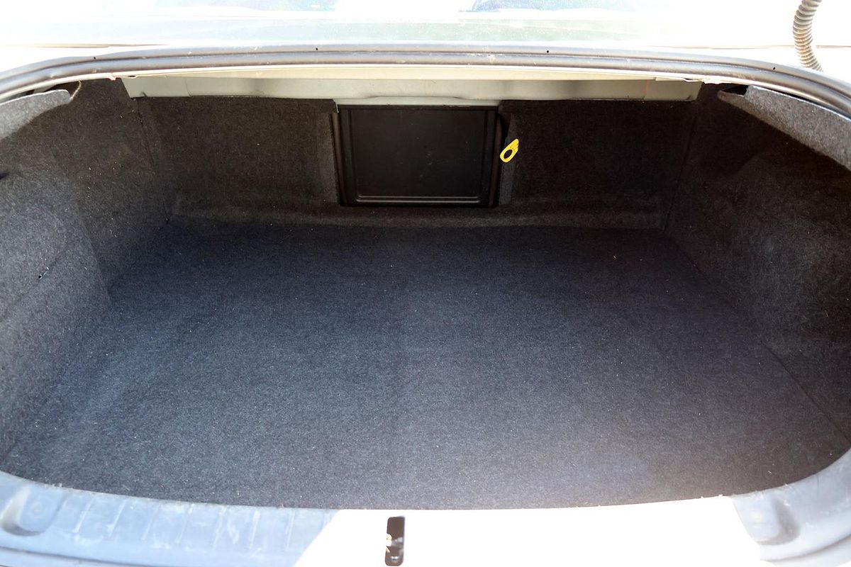 2006 Holden Commodore Omega VE