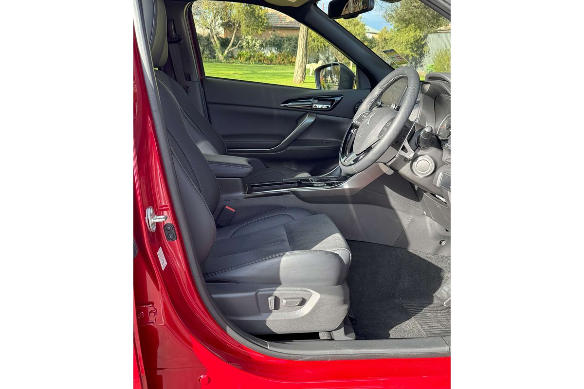 2024 Mitsubishi Eclipse Cross LS Black Edition YB