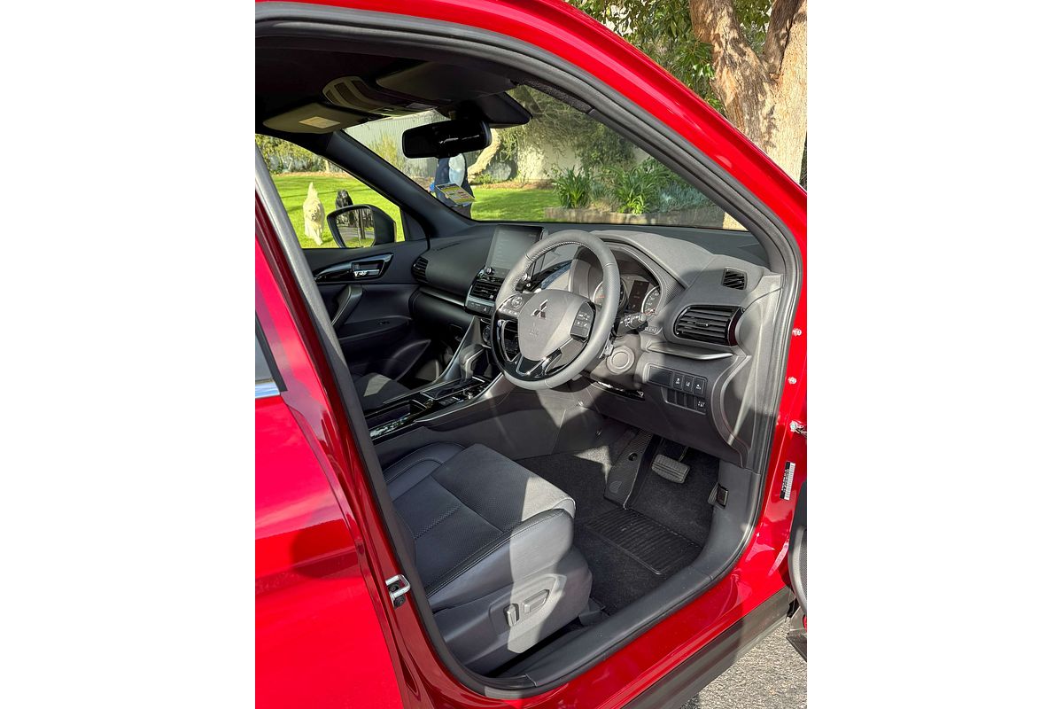 2024 Mitsubishi Eclipse Cross LS Black Edition YB