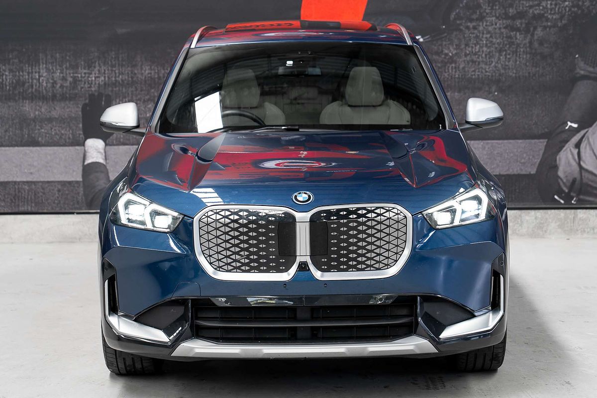 2024 BMW iX1 eDrive20 xLine U11