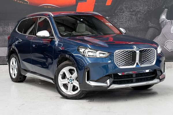 2024 BMW iX1 eDrive20 xLine U11