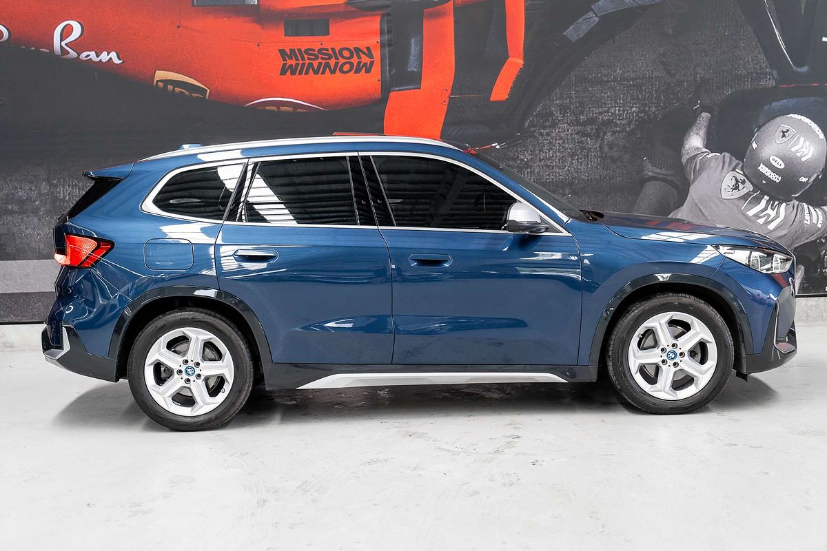 2024 BMW iX1 eDrive20 xLine U11
