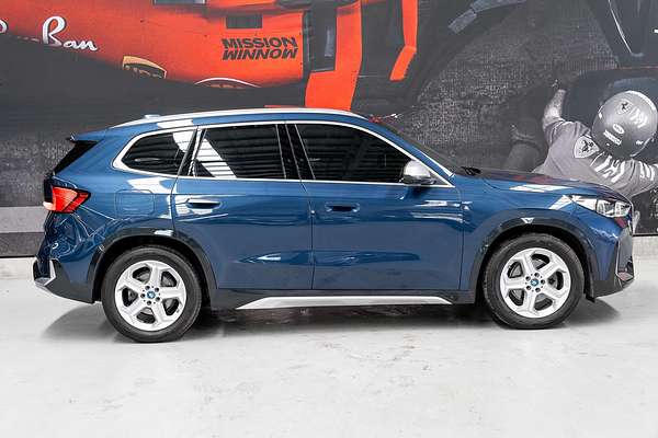 2024 BMW iX1 eDrive20 xLine U11