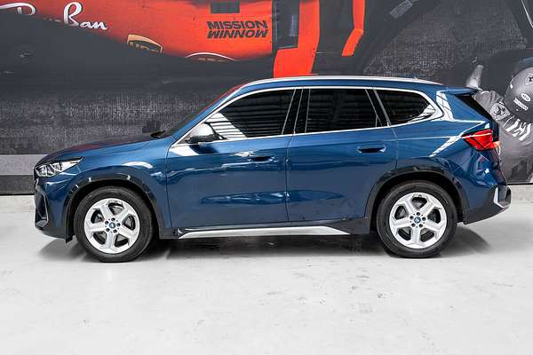 2024 BMW iX1 eDrive20 xLine U11