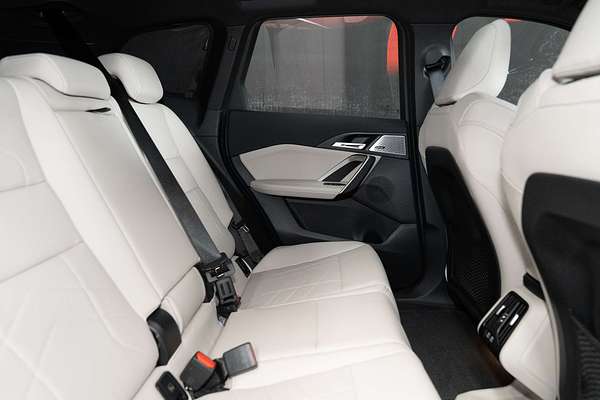 2024 BMW iX1 eDrive20 xLine U11