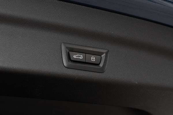 2024 BMW iX1 eDrive20 xLine U11