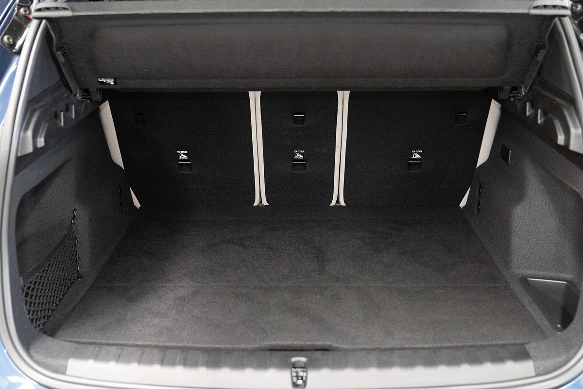 2024 BMW iX1 eDrive20 xLine U11