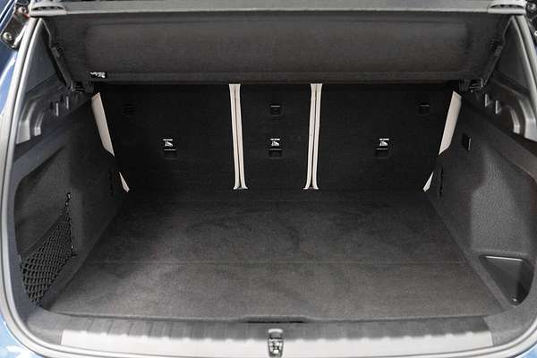 2024 BMW iX1 eDrive20 xLine U11