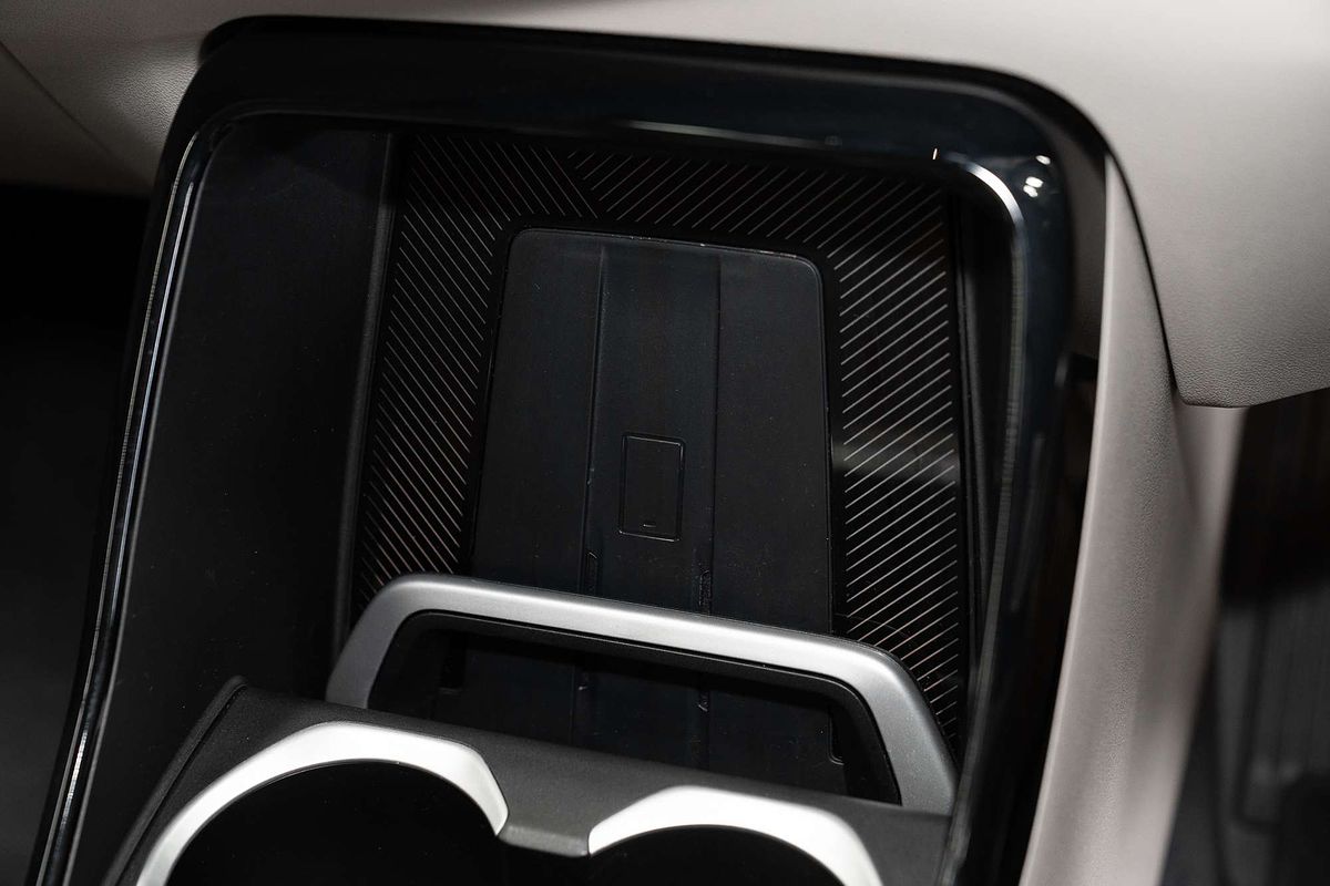 2024 BMW iX1 eDrive20 xLine U11