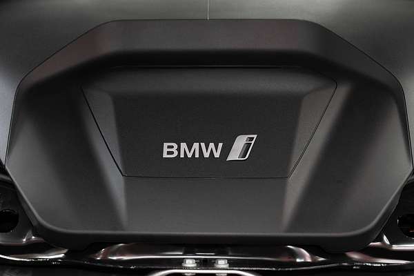 2024 BMW iX1 eDrive20 xLine U11