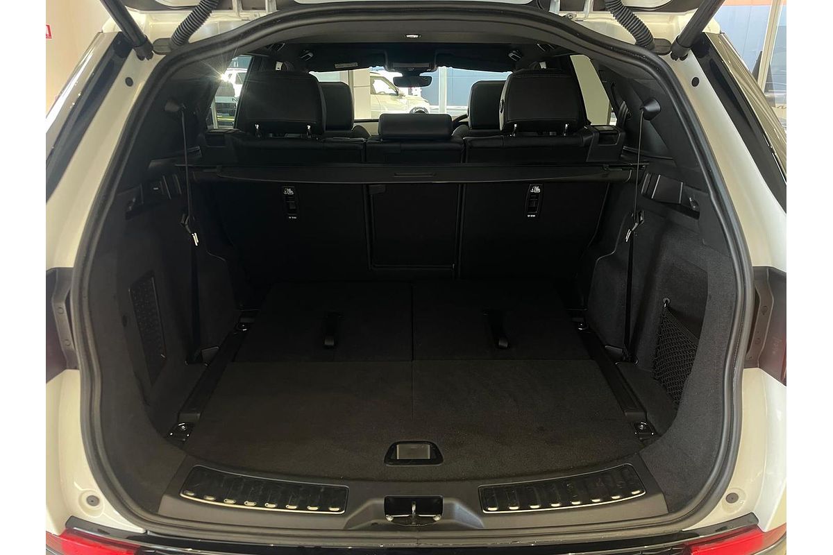 2022 Land Rover Discovery Sport P250 R-Dynamic SE L550