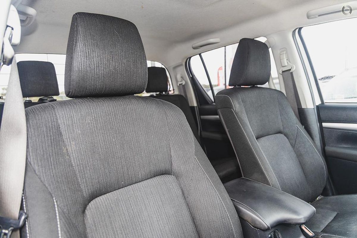 2020 Toyota Hilux SR5 GUN126R 4X4