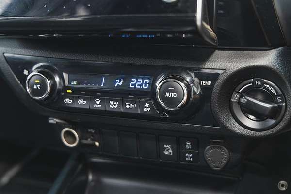 2020 Toyota Hilux SR5 GUN126R 4X4