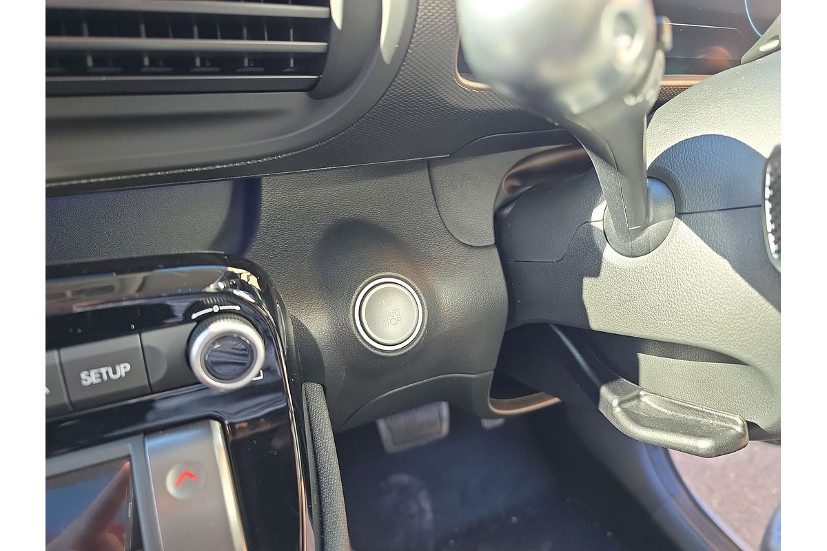 2025 Hyundai INSTER Cross AX.V1